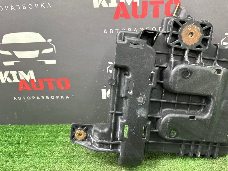 Площадка под АКБ Kia Cerato 2 2010 TD