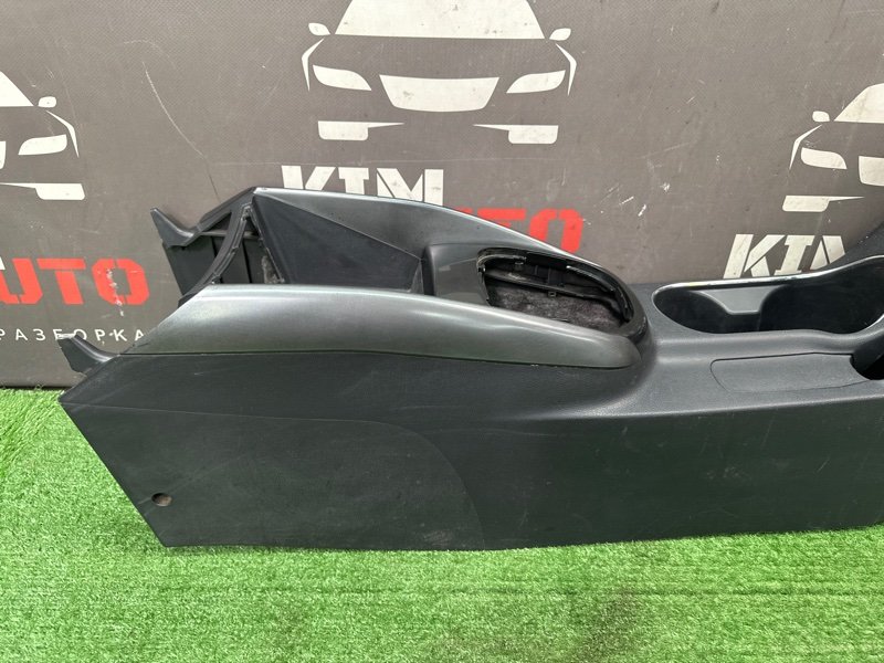 Центральная Консоль с подлокотником Kia Cerato 2 2010 TD