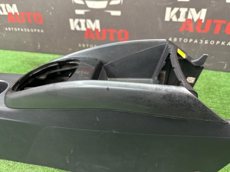 Центральная Консоль с подлокотником Kia Cerato 2 2010 TD