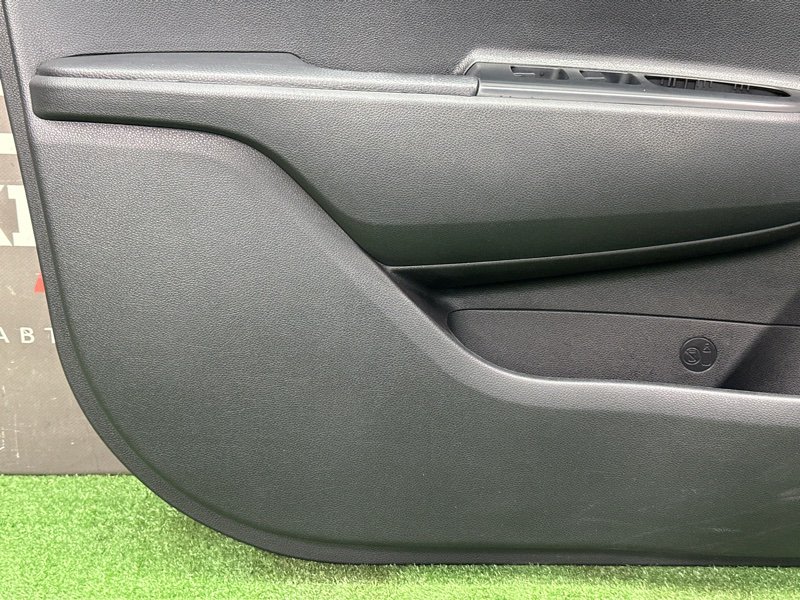 Обшивка двери Kia Rio X 2020
