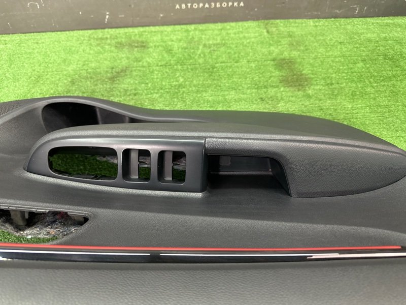 Обшивка двери Kia Rio X 2020