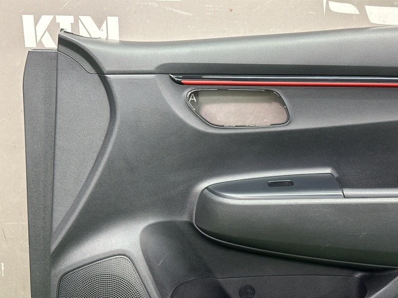 Обшивка двери Kia Rio X 2020