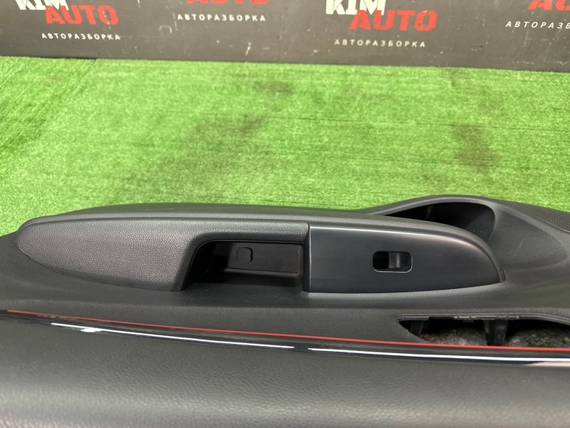 Обшивка двери Kia Rio X 2020