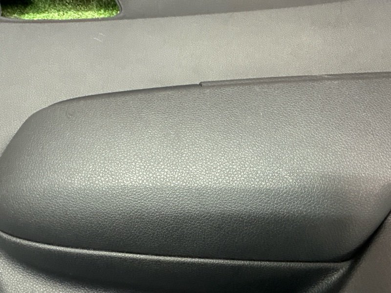 Обшивка двери Kia Rio X 2020