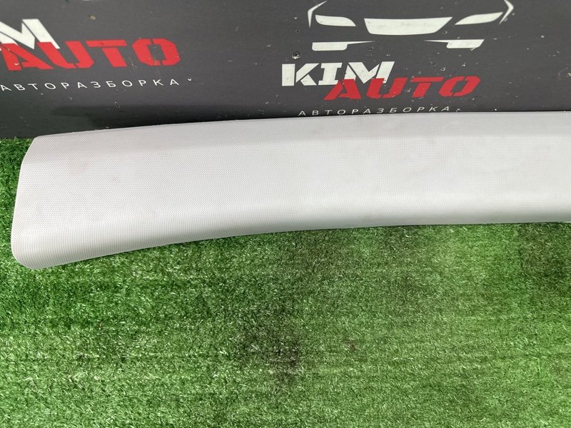 Накладка стойки лобового стекла Kia Rio X 2020
