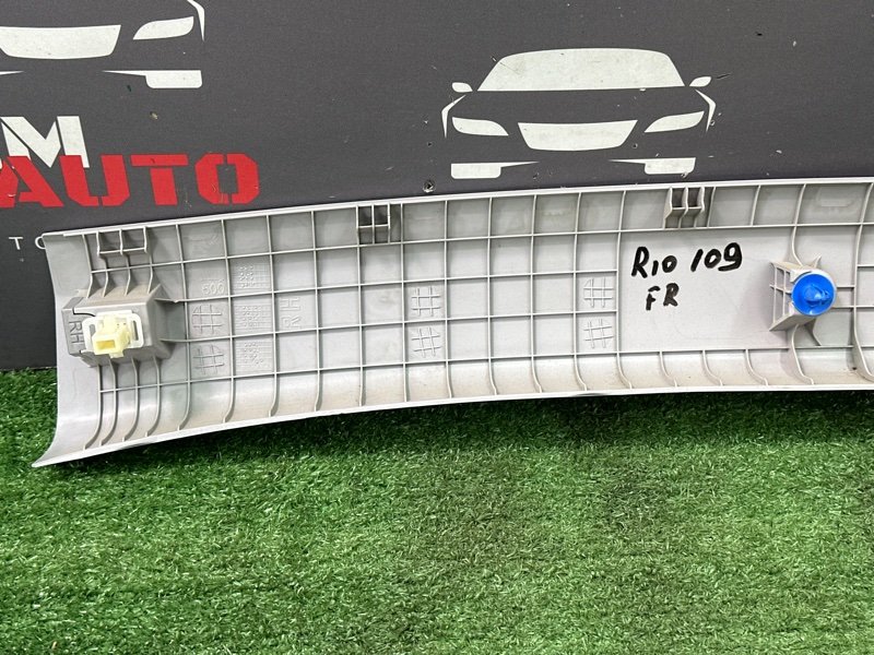 Накладка стойки лобового стекла Kia Rio X 2020