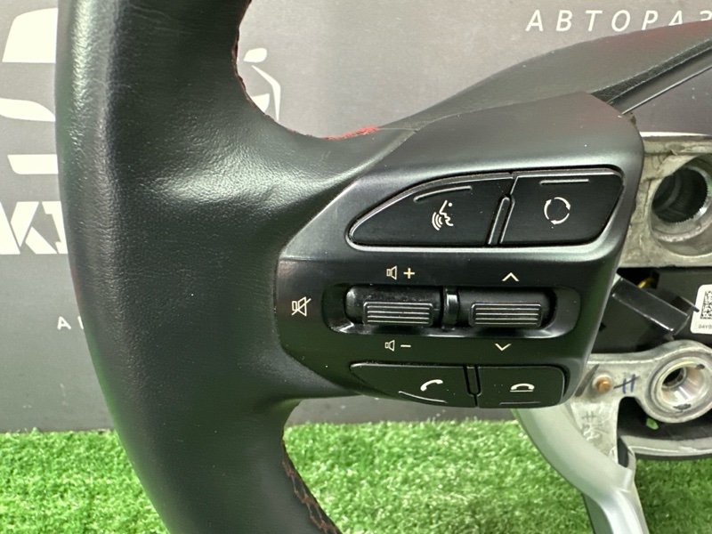 Руль кожаный с кнопками Kia Rio X 2020