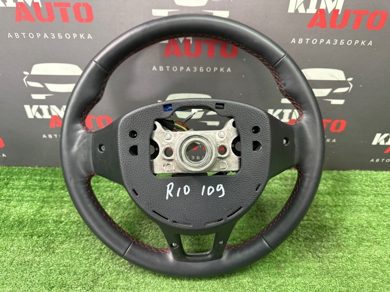 Руль кожаный с кнопками Kia Rio X 2020