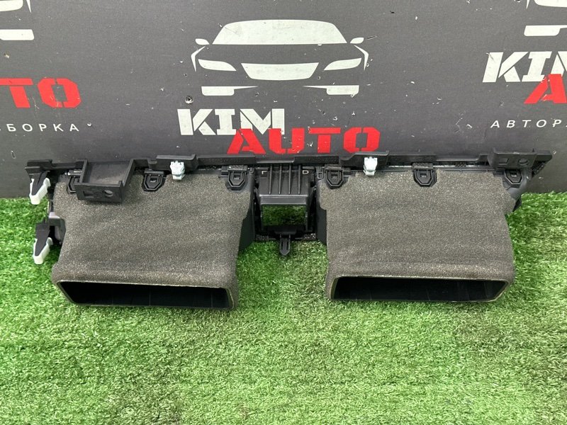 Дефлектор отопителя центральный Kia Rio X 2020