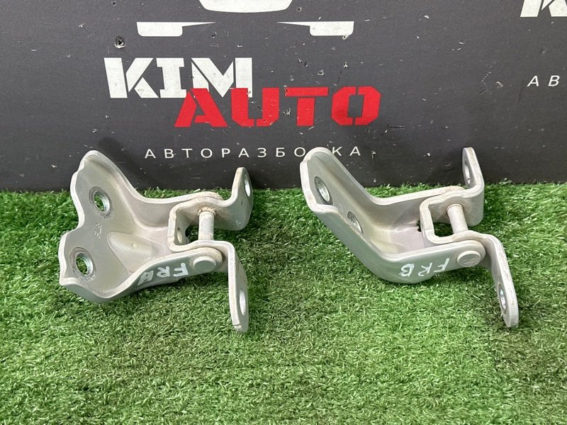 Петли двери Kia Rio X 2020