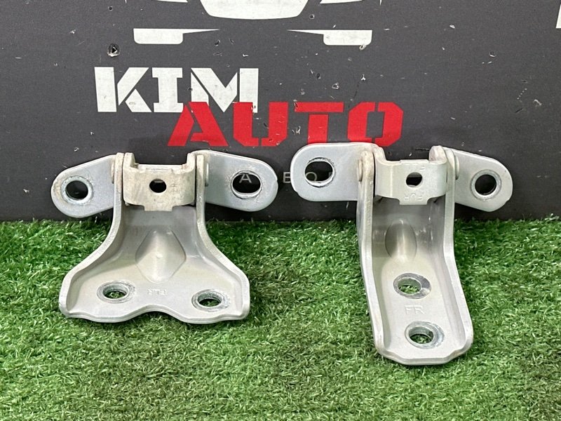 Петли двери Kia Rio X 2020