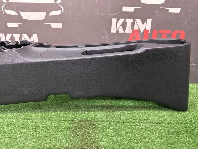Консоль центральная Kia Rio X 2020