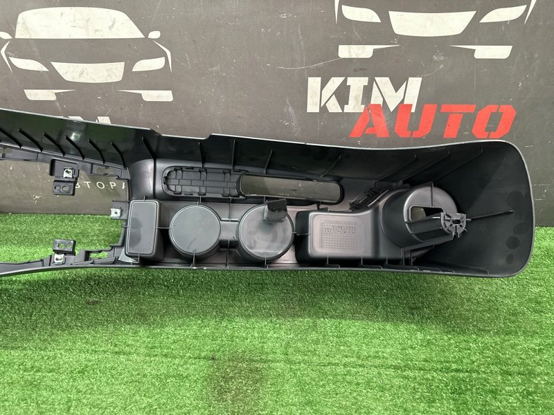 Консоль центральная Kia Rio X 2020