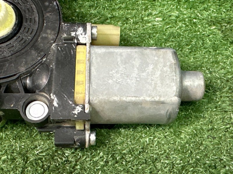 Мотор стеклоподъемника Kia Rio X 2020