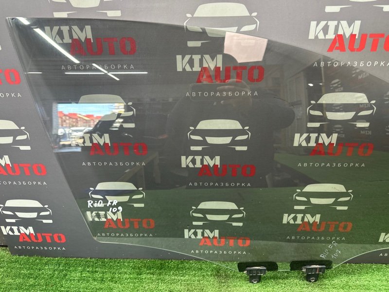 Стекло двери Kia Rio X-Line 2020