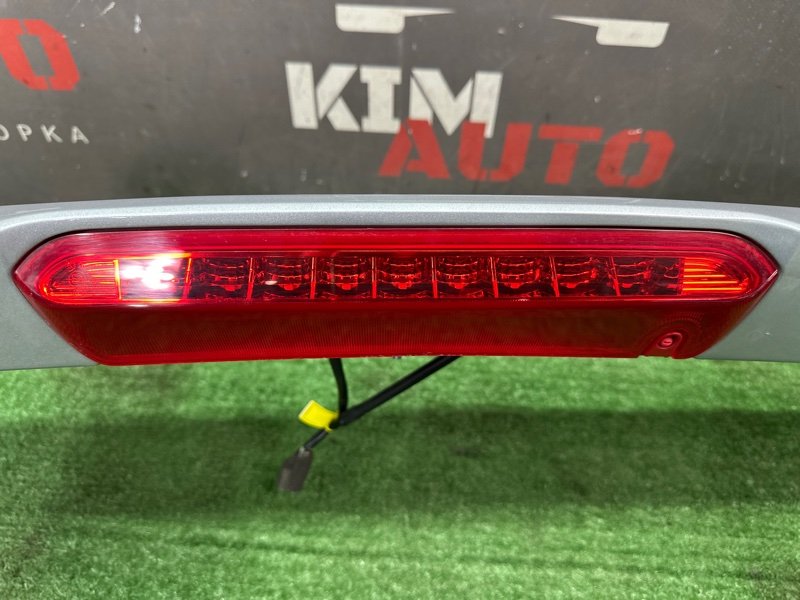 Спойлер крышки багажника с доп стоп сигналом Kia Rio X-Line 2020