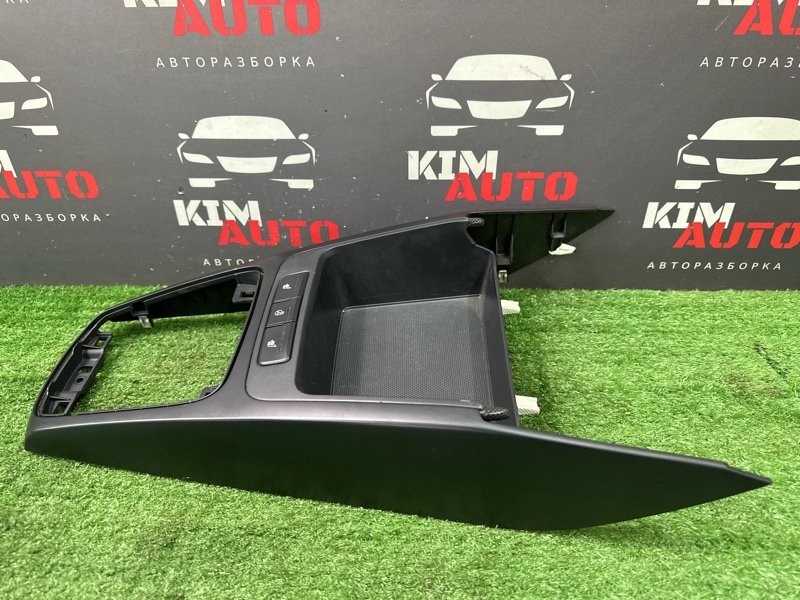 Накладка центральной консоли Kia Rio X-Line 2020