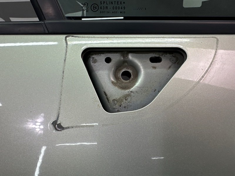 Дверь Peugeot 407