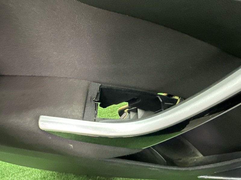 Обшивка двери Opel Astra J