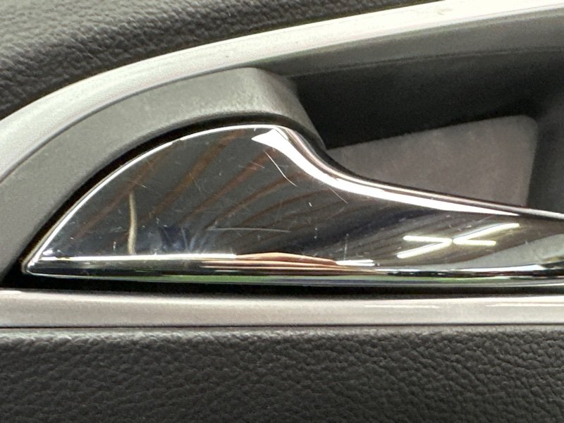 Обшивка двери Opel Astra J