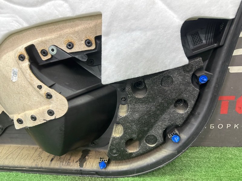 Обшивка двери Opel Astra J