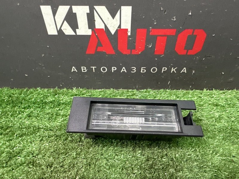 Плафон подсветки номера Opel Astra J