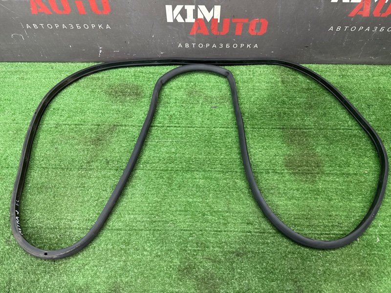 Уплотнитель двери Opel Astra J