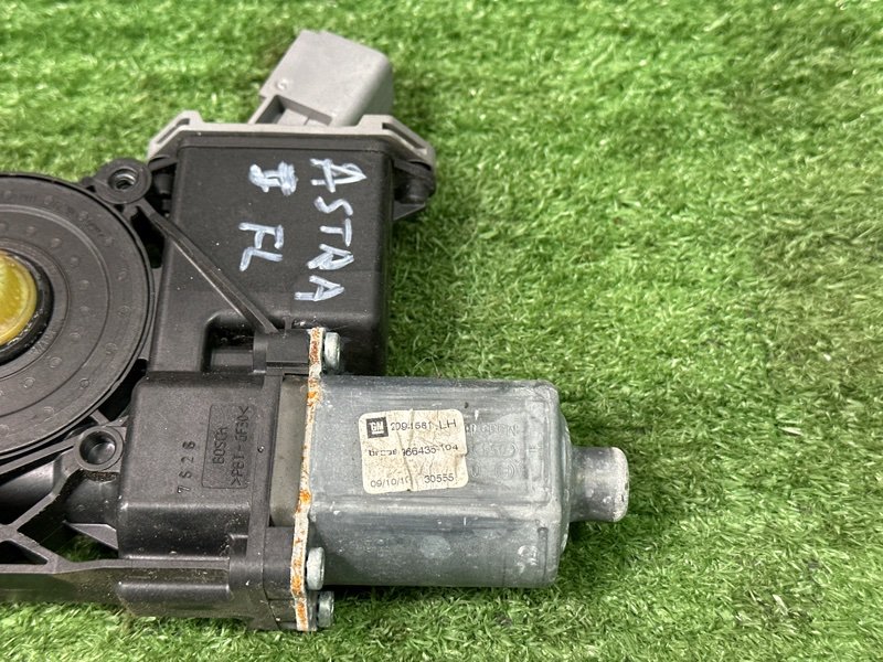 Мотор стеклоподъемника Opel Astra J