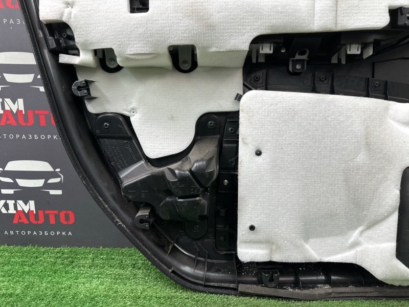 Обшивка двери Mazda 3 BL