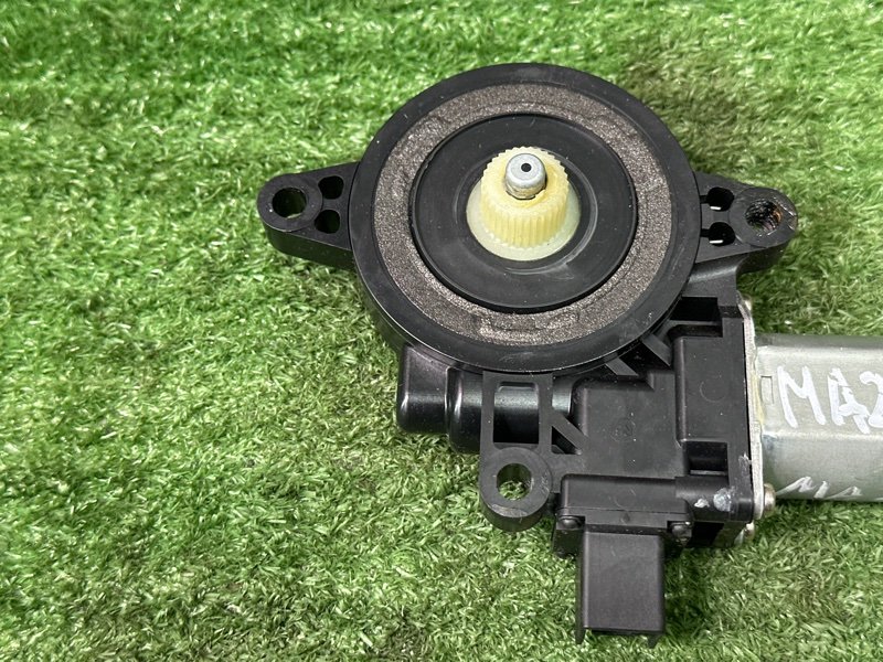 Мотор стеклоподъемника Mazda 3 BL