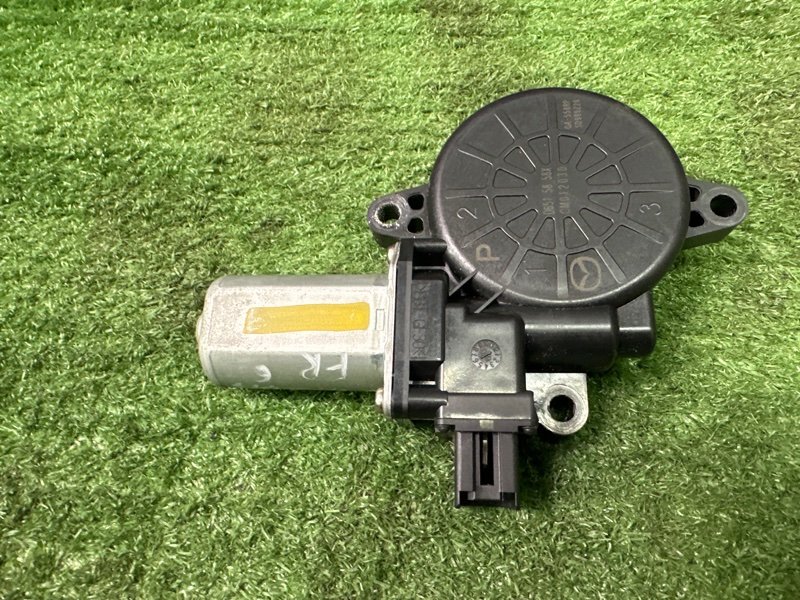 Мотор стеклоподъемника Mazda 3 BL