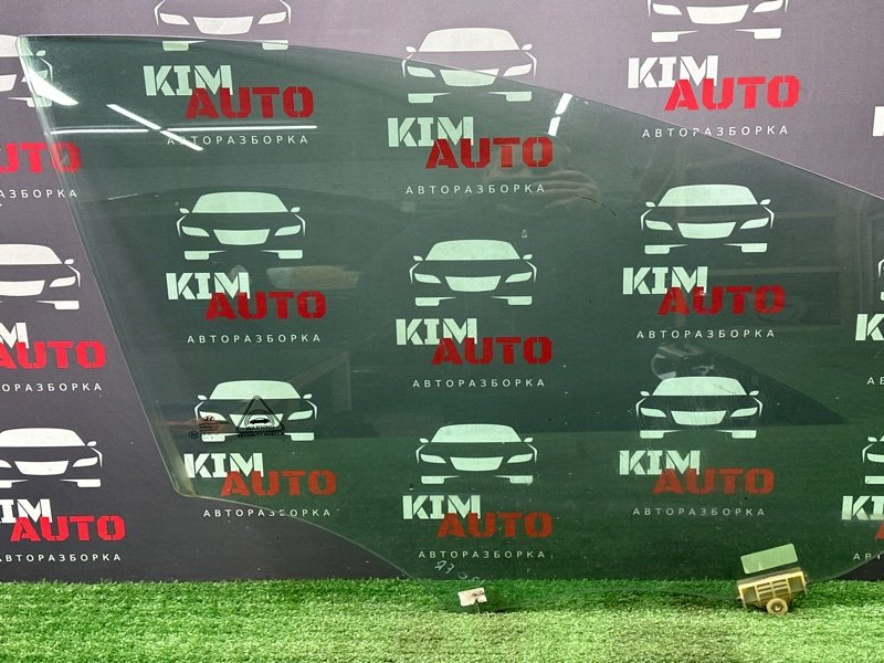 Стекло двери Hyundai i30 GD