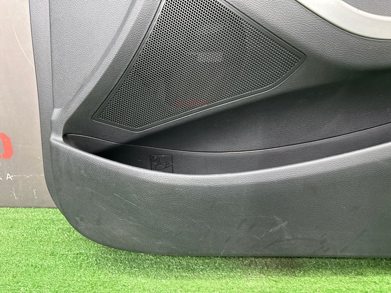 Обшивка двери Hyundai i30 GD