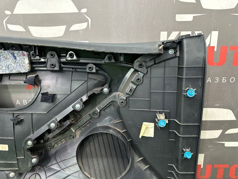 Обшивка двери Hyundai i30 GD