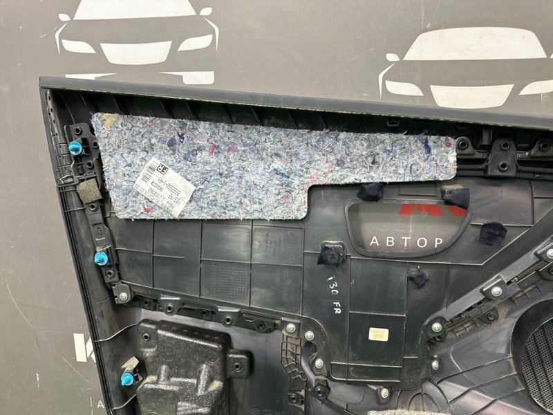 Обшивка двери Hyundai i30 GD