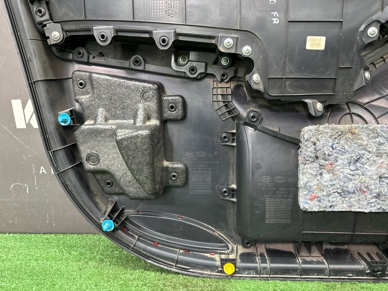 Обшивка двери Hyundai i30 GD