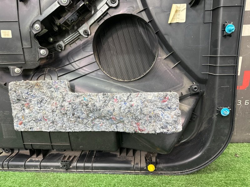 Обшивка двери Hyundai i30 GD