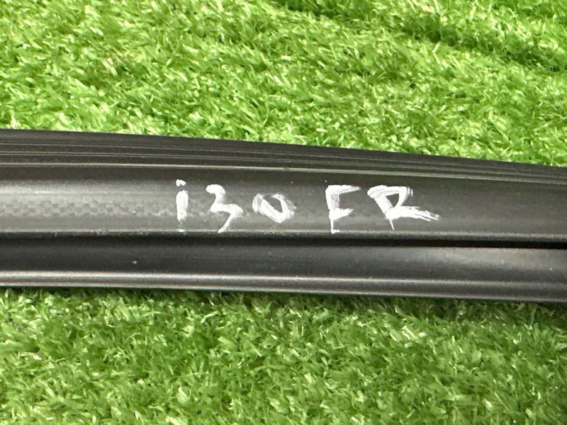 Уплотнитель стекла направляющий Hyundai i30 GD