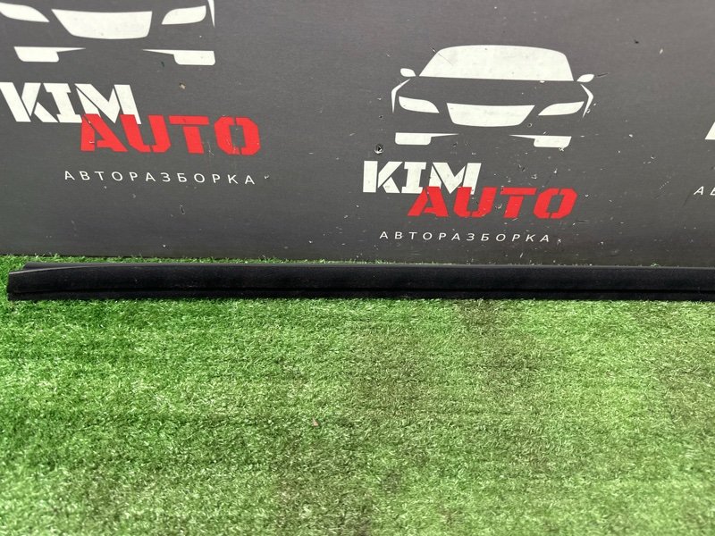 Уплотнитель стекла(бархотка) внутренний Hyundai i30 FD