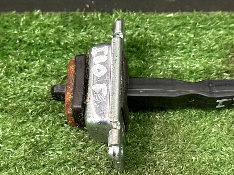 Ограничитель двери Hyundai i30 FD