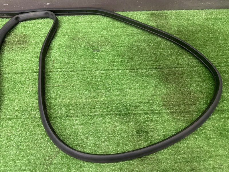 Уплотнитель двери Opel Astra J