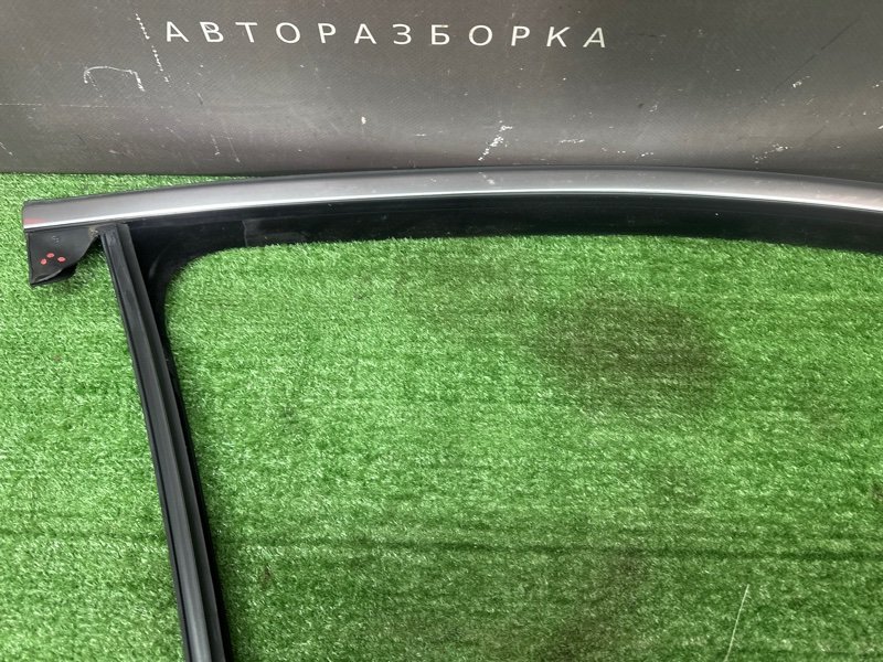 Уплотнитель стекла двери Opel Astra J