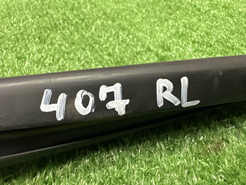 Уплотнитель стекла направляющий Peugeot 407