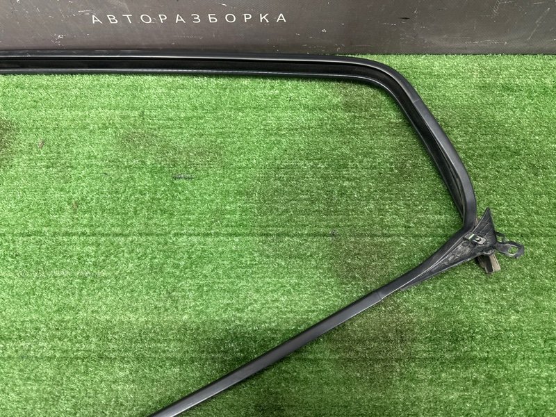 Уплотнитель стекла направляющий Peugeot 407