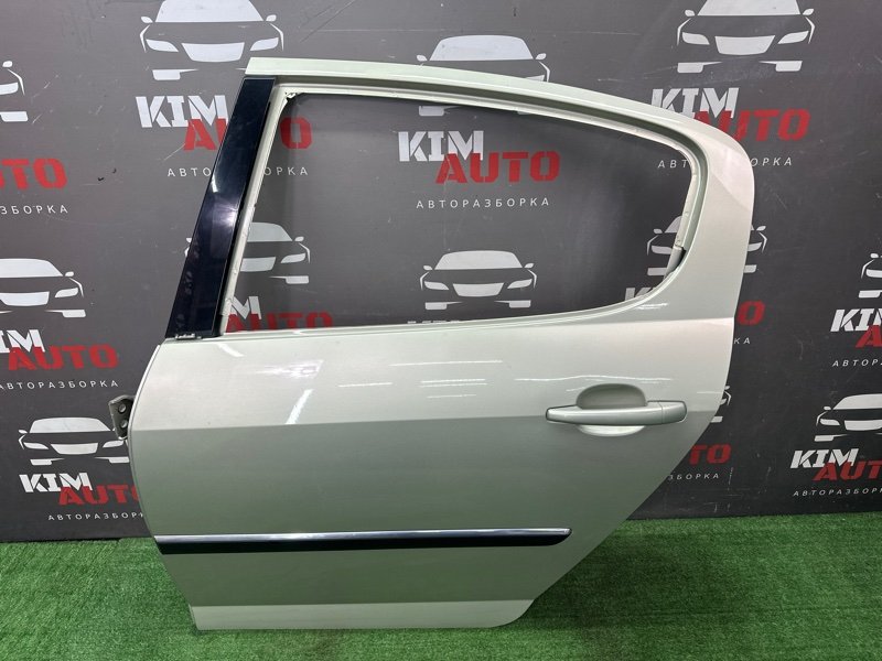 Дверь Peugeot 407