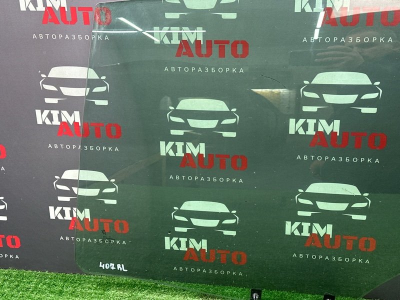 Стекло двери Peugeot 407