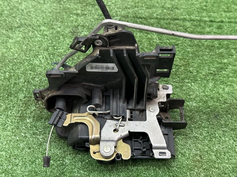 Замок двери Skoda Fabia 1