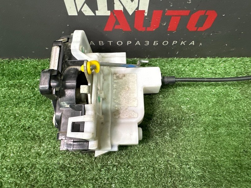 Замок двери Fiat Panda