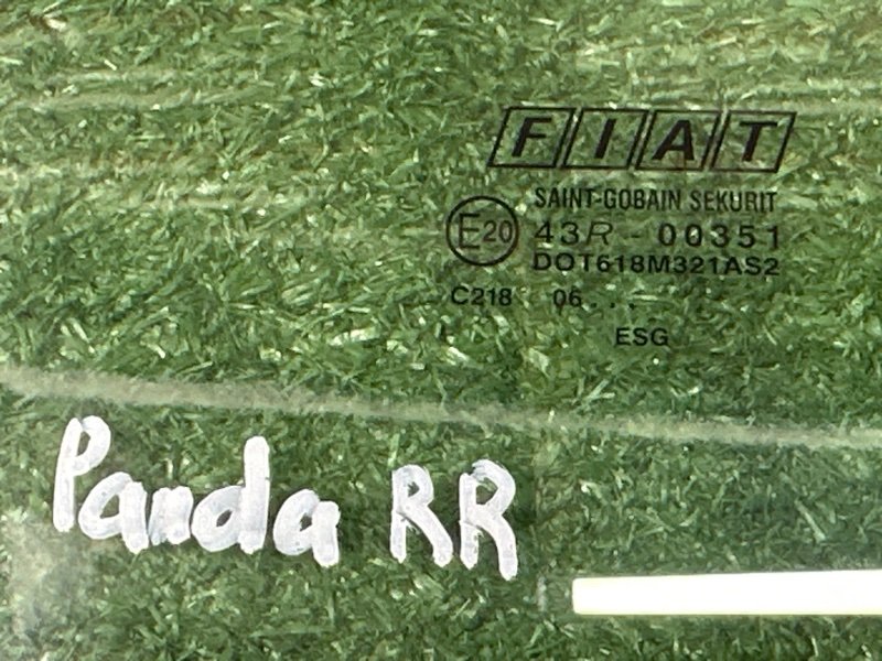Стекло двери Fiat Panda