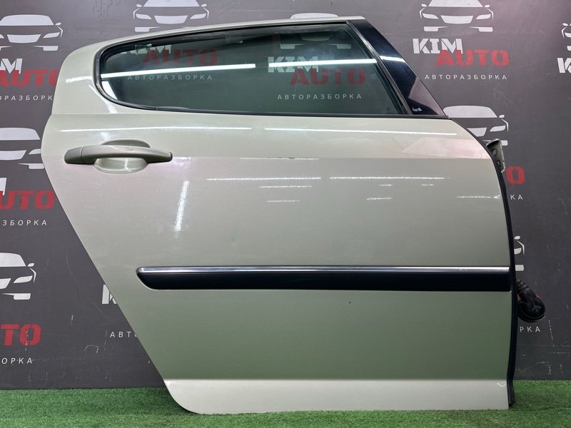 Дверь Peugeot 407